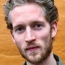 Mads Reuther als Gordon