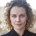 Karen Connell als Nora