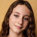 Nina Sloane als Therese