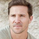 Josh Odor als Darrell Royal