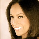Charisse Woodall als Young Woman