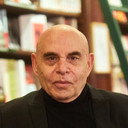 Paolo Calia als JPG Salesman