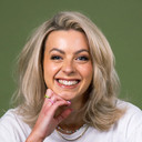 Abi Clarke als Self