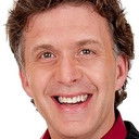 Andrew Carter als Reporter