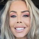 Tabitha Stevens als Neanderthal Woman