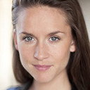 Nina Yndis als Adina Ilic / Zoe Popescu