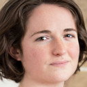 Emmanuelle Erhart, Costumer