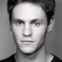Charlie Vickers als Clem Hart