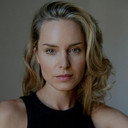 Hedi Honert als Annabelle Rosewood