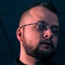 Graeme Wilson als Narrator