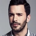 Barış Arduç als Mert