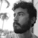 Daniel Mota als Guy at the bus stop