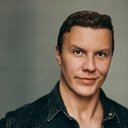 Tom Beechcroft als Johnny