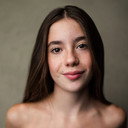 Audrey Kattan als Chorus