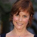 Carey Lowell als Julie