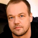 Tomi Koivusaari als Guitar