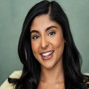 Anoushka Chadha als Self - Graduate Choir