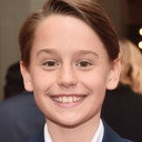 Finley Hobbins als Joe Farrier