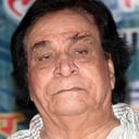 Kader Khan als Police Officer