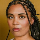 Ruthie Nkut als Dismayed women