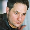 Flynn Falcone als Master Matthias