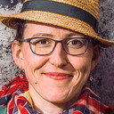 Martina Schwarzmann als Nursery Teacher