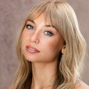 Sarah Noelle als Mari