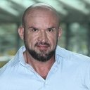 Tomasz Oświeciński als Bronson