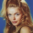 Karen Jensen als Sandra Carter