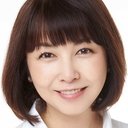 麻木久仁子 als Takuma's Wife