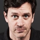 Tom Everett Scott als Garrett