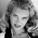 Eve Meyer als Eve