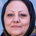 Shirin Aghakashi als Esmat