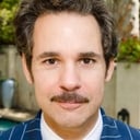 Paul F. Tompkins als Dr. Fong