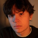 Cameron Summers als James