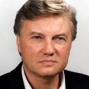Göksel Arsoy als Bülent