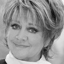 Amanda Barrie als Mrs BJ Spence