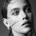 Victoria Pedretti als Nell Crain