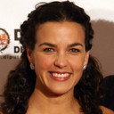 Carla Pérez als Female Aid Worker