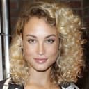 Rose Bertram als Stephanie