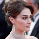 Esra Bilgiç als Madam Corinne