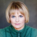 Anna Hopperdietz als Journalistin Fernsehinterview