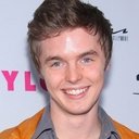 Tyler Johnston als Shane Mayfield