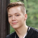 Daniel Larva als Theodore