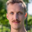 Jonas Lihaug Fredriksen als Jonas Lihaug Fredriksen