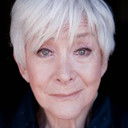 Sheila Steafel als Mrs. Latimer