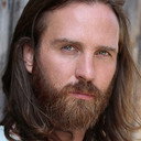 Daniel Wilkinson als Joshua Smith