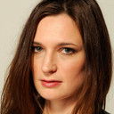 Lisa Östberg als Sekreterare