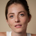 Paula Kroh als Freundin