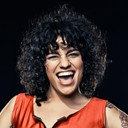 Helena Gutarra als Vocals & Dancer